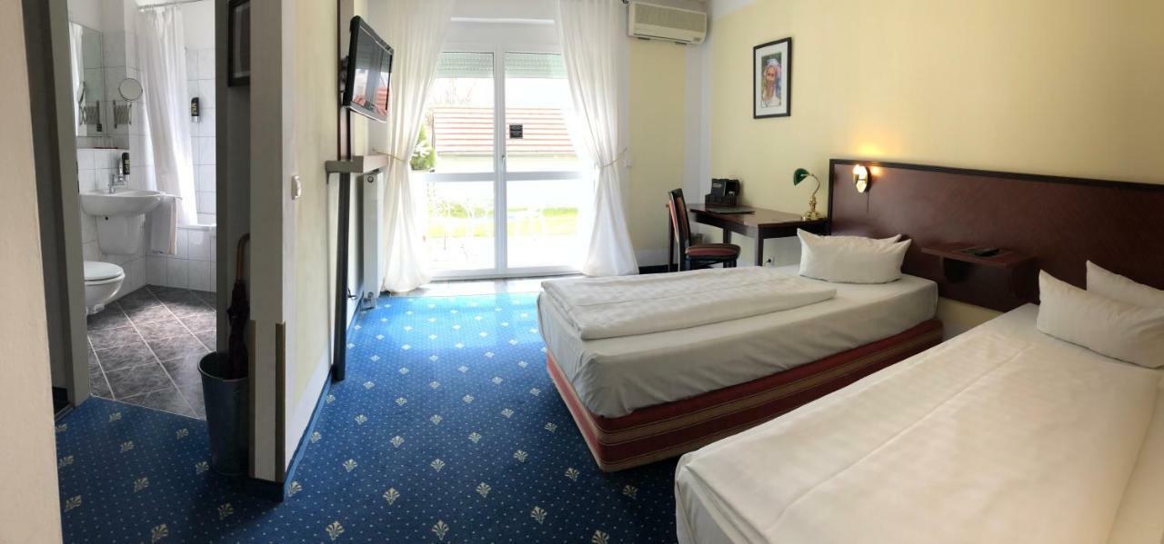Regentpark Hotel Munich Airport Халбергмос Екстериор снимка
