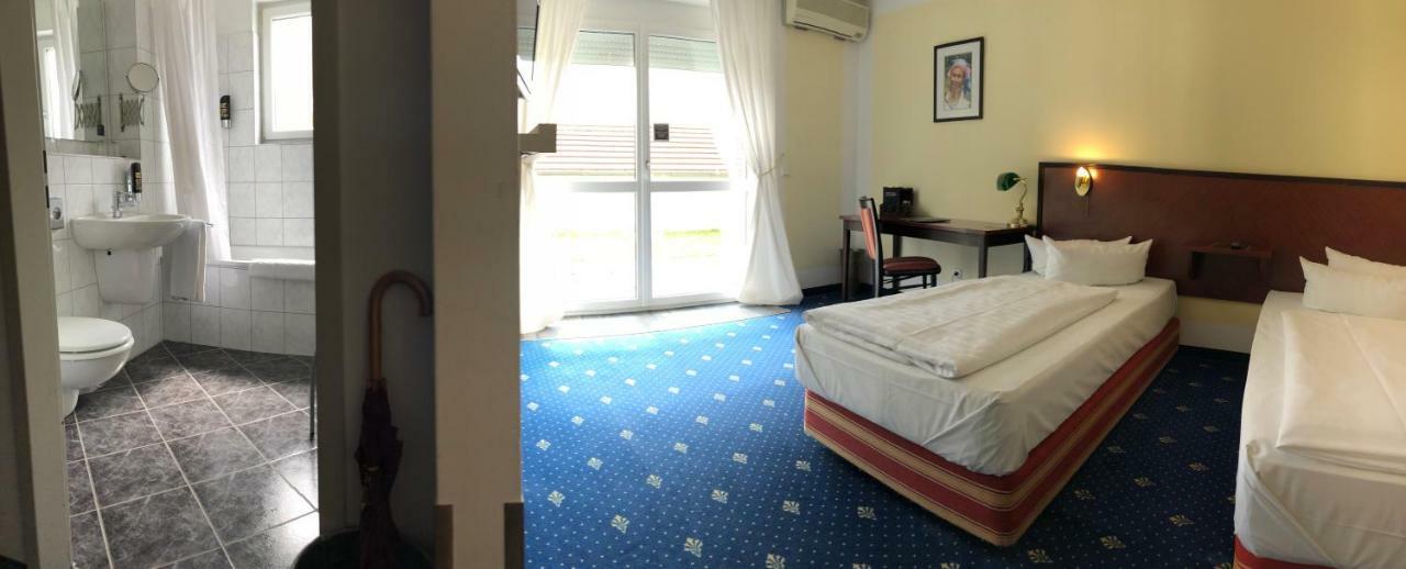 Regentpark Hotel Munich Airport Халбергмос Екстериор снимка