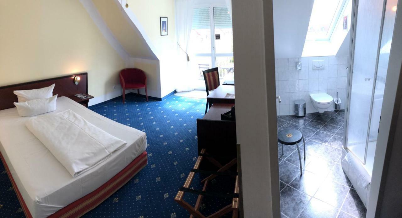 Regentpark Hotel Munich Airport Халбергмос Екстериор снимка